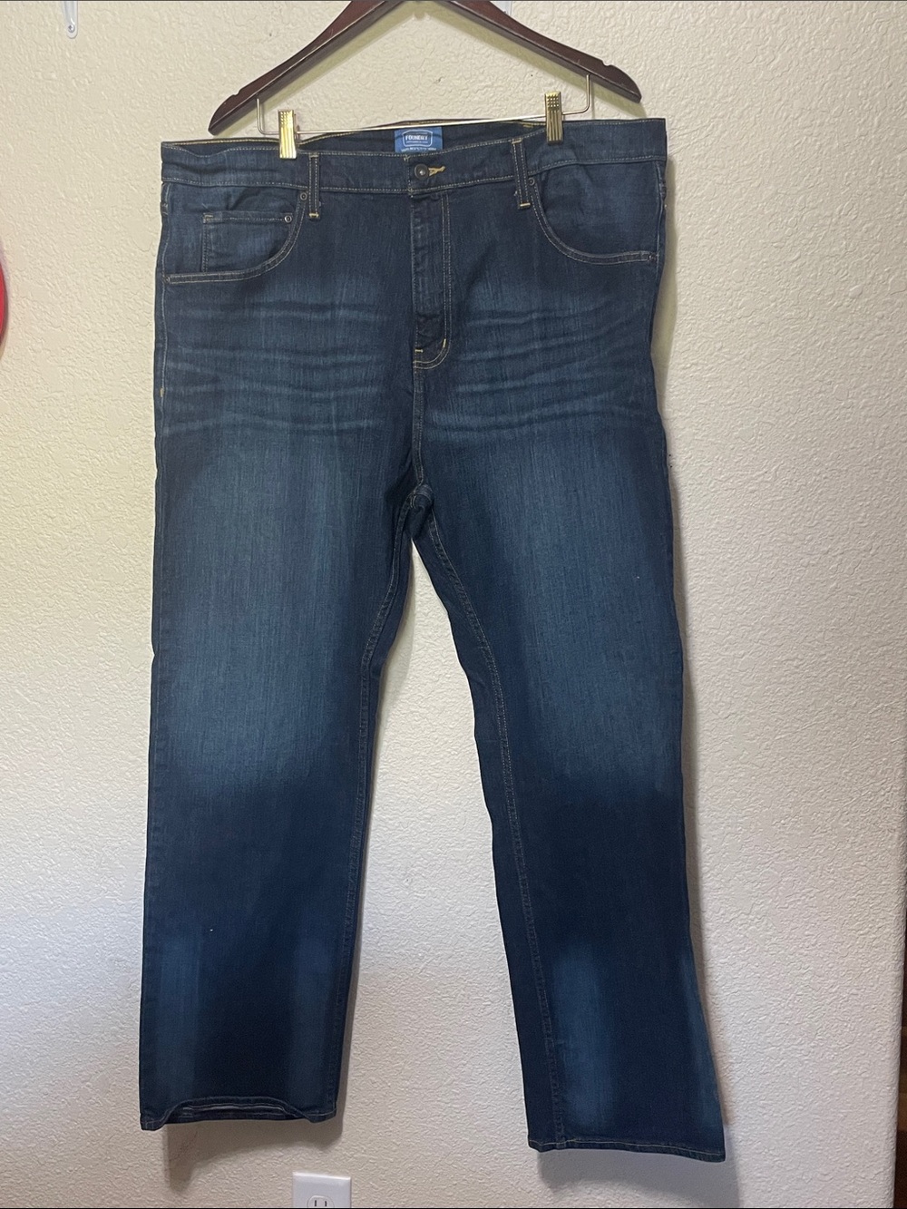 The Foundry Young Men's Flex Denim Jeans. Very Good Condition. Size 44 X 32.